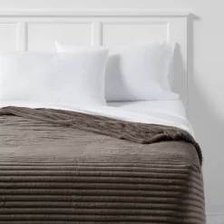 Ribbed Plush Bed Blanket - Room Essentials