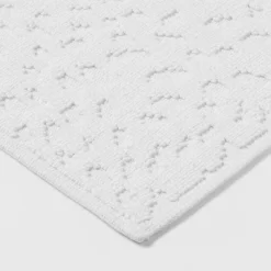 20"x32" Snow Leopard Bath Mat White - Threshold™ -Best Homewares Store GUEST 2e25933d 5b15 450e 86fa 709e8e45430d