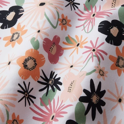 Easy Care Printed Pattern Sheet Set - Room Essentials™ 5 Easy Care Printed Pattern Sheet Set - Room Essentials™ - Image 3